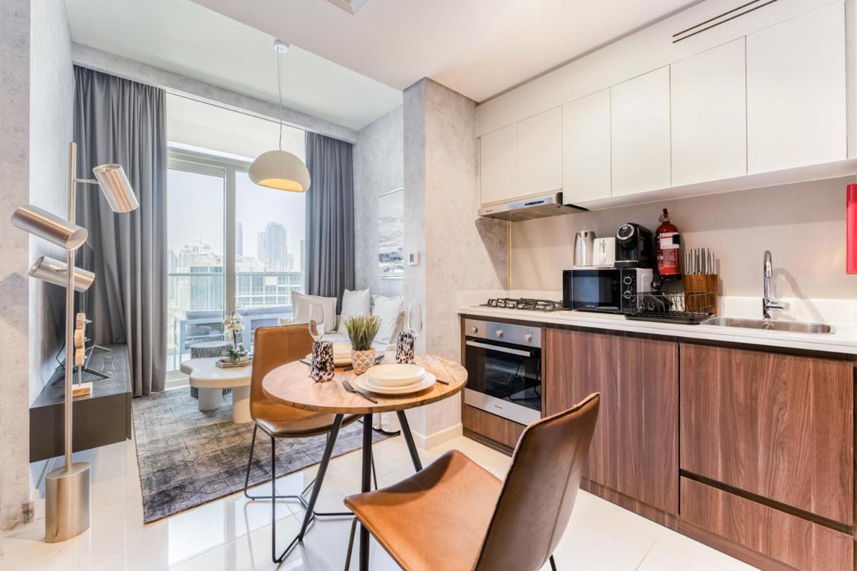Apartment Luxury 1 Bedroom In Reva Business Bay By Pk Holidays Dubai