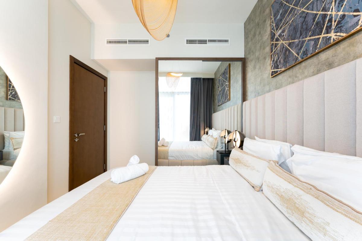 Luxury 1 Bedroom In Reva Business Bay By Pk Holidays Apartment Dubai